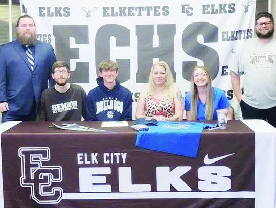 Elk City High School senior gets SWOSU e-sports scholarship