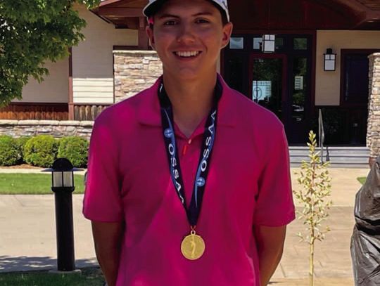 Rocky Willis received medal at Golf State Championship