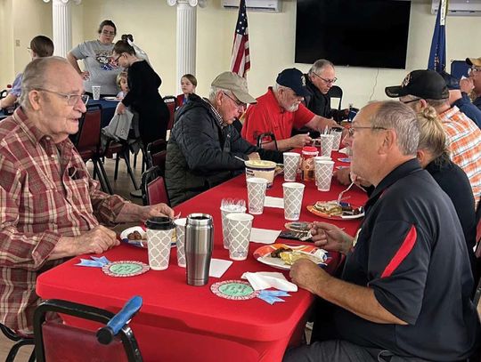 Sayre 4-H club serve Veterans breakfast