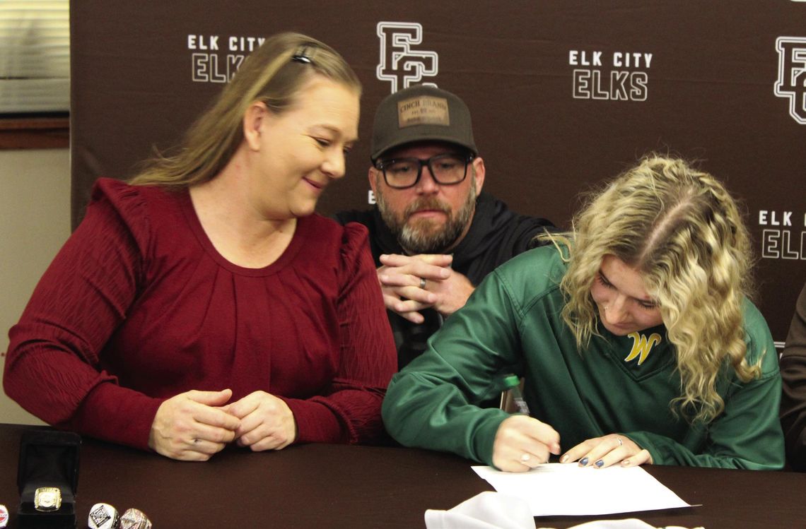 Elk City High School senior signs letter of intent with Western Oklahoma State College