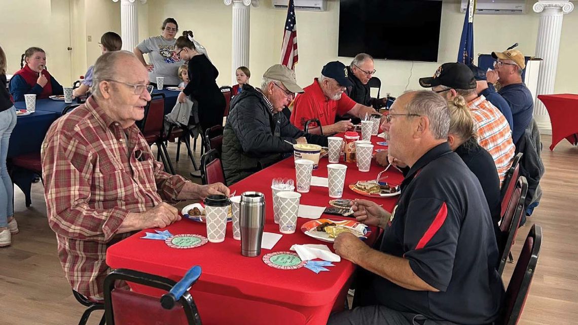 Sayre 4-H club serve Veterans breakfast